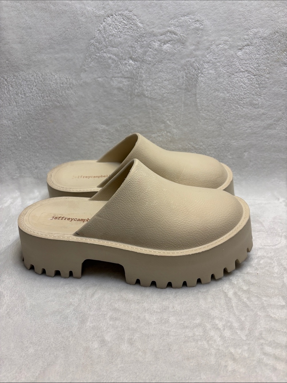 Jeffrey Campbell Cream Chunky Platform Clog Mules Sz 7